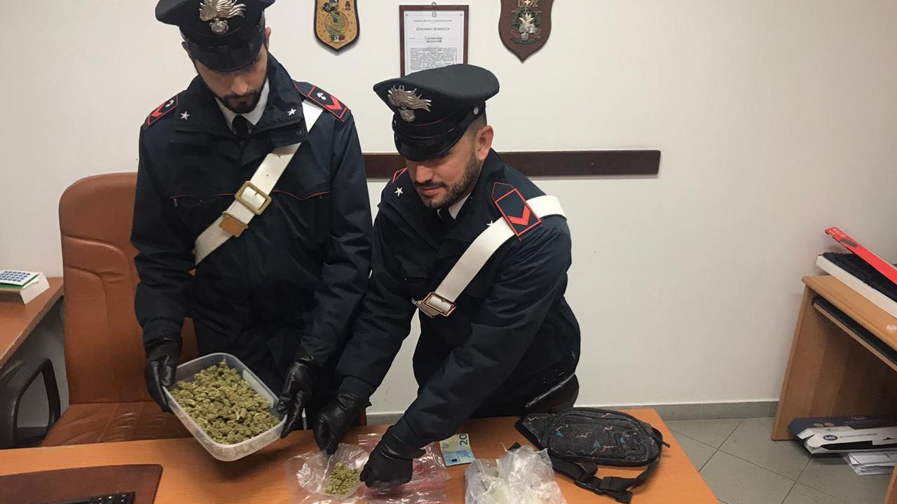 Formigine, presi due spacciatori nel parco
