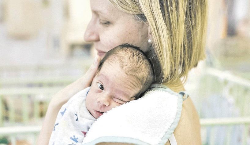 Sviluppo emotivo, da subito pelle a pelle con la mamma fa crescere meglio