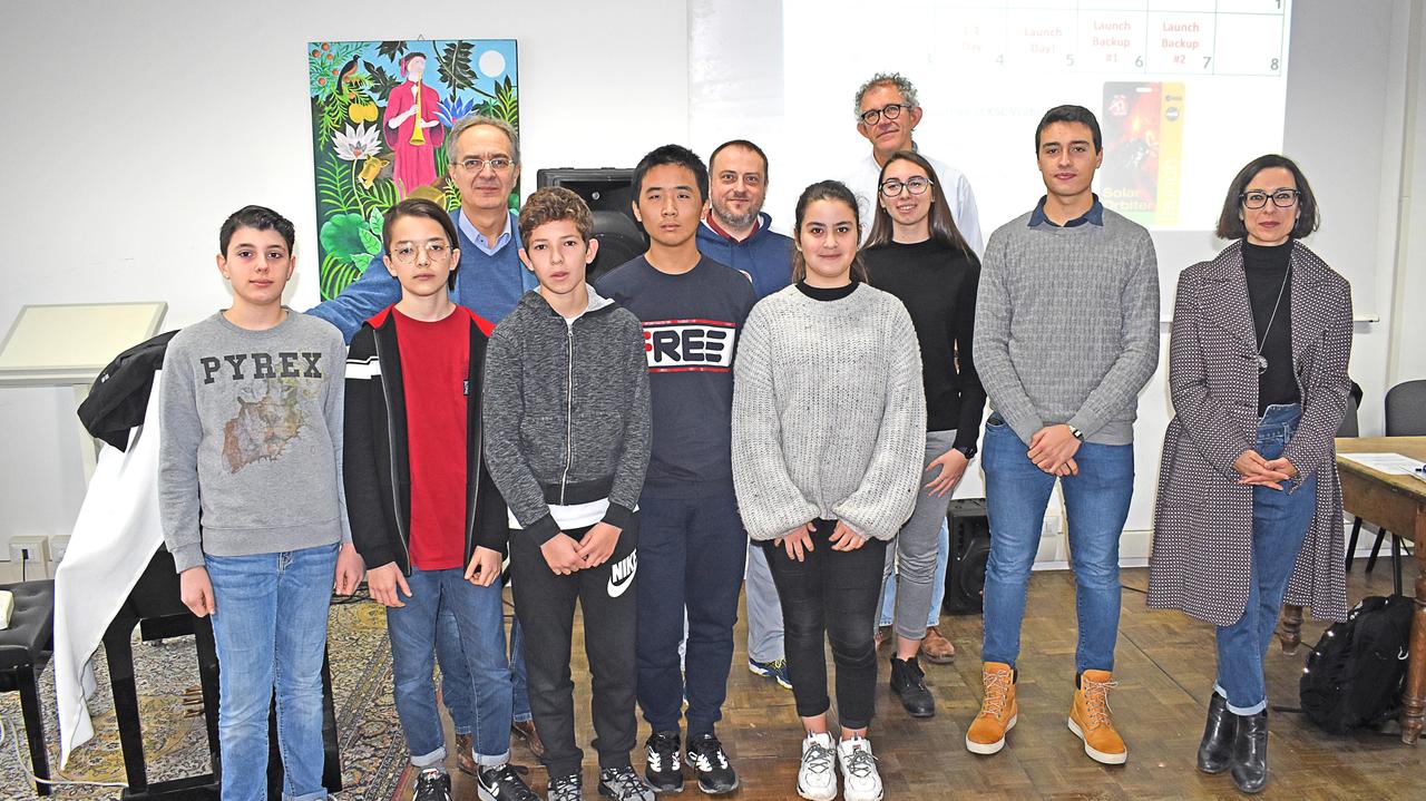 Il gruppo di studenti che il 2 febbraio voleranno in Florida per assistere alla base Nasa di Canaveral al lancio della sonda spaziale che si avvicinerà al Sole (foto Gori)