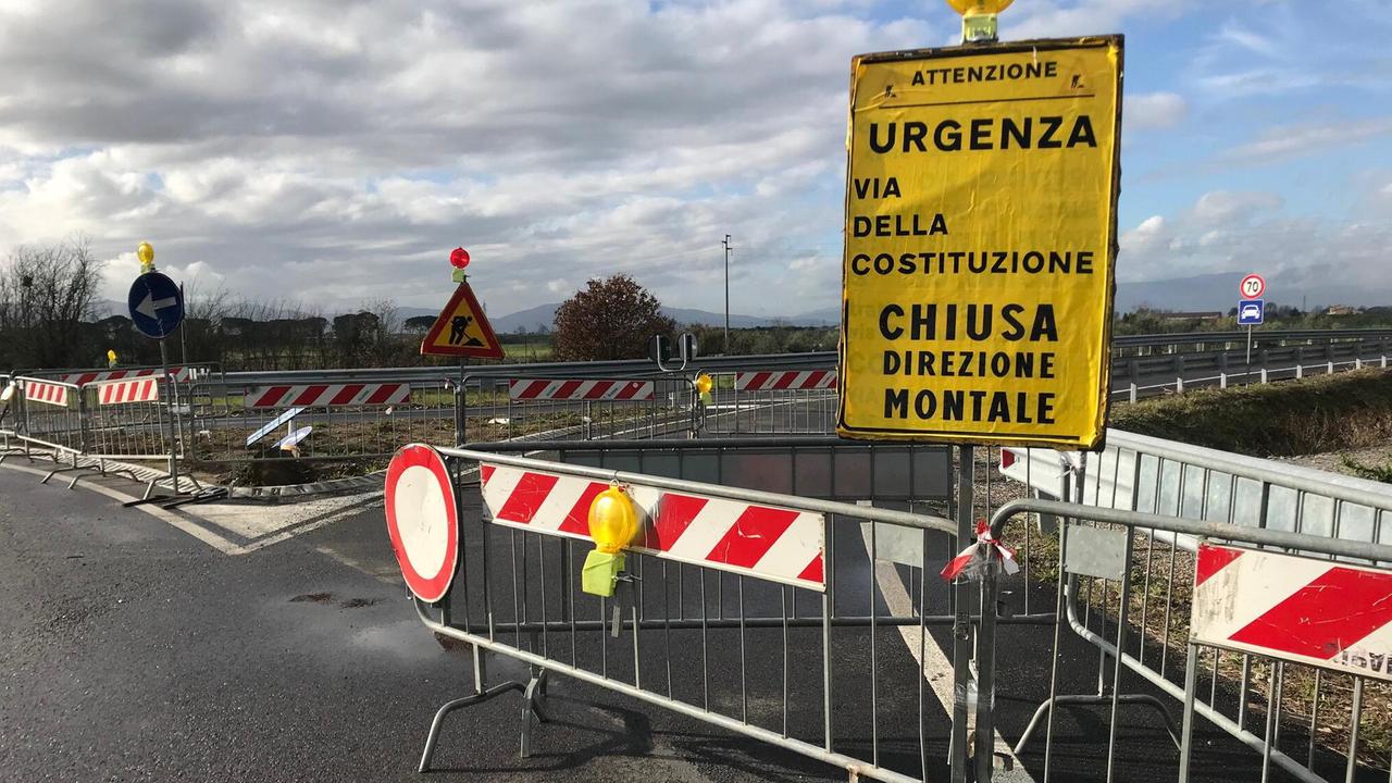 La strada chiusa (foto Batavia)