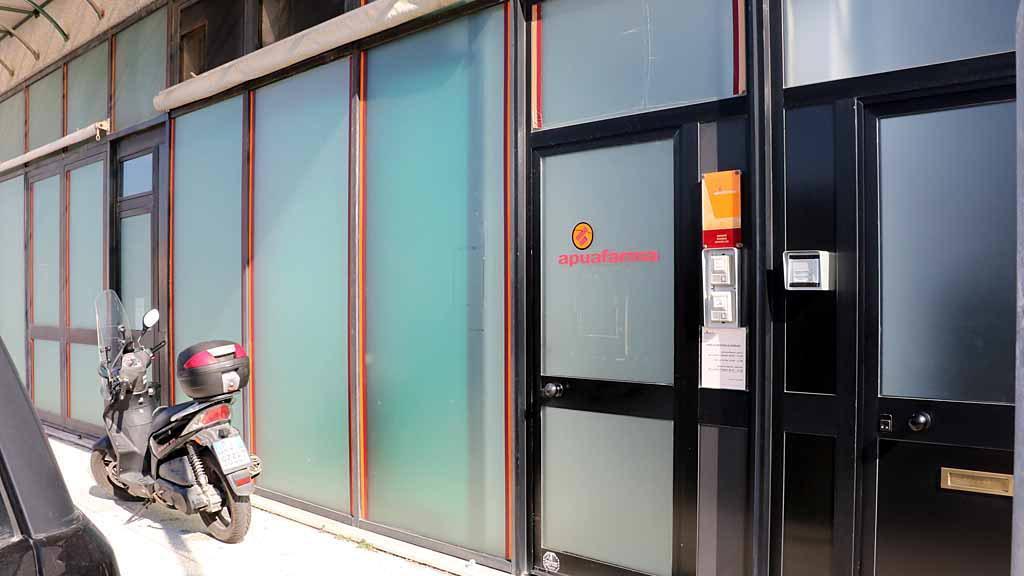 Faceva la cresta sulle casse di Apuafarma: in carcere l’addetto ai servizi cimiteriali