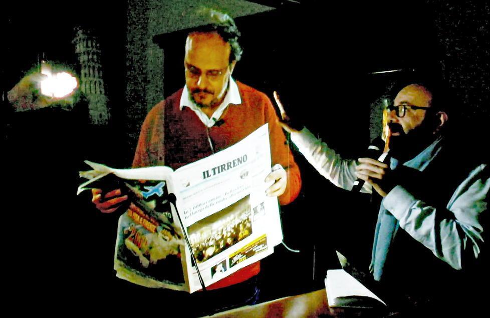 In alto il giornalista Giuseppe Boi dialoga e interagisce con l’ologramma tridimensionale di Sergio Piane, general manager di Alkedo (Fotoservizio Fabio Muzzi)