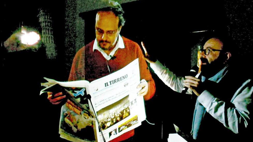 In alto il giornalista Giuseppe Boi dialoga e interagisce con l’ologramma tridimensionale di Sergio Piane, general manager di Alkedo (Fotoservizio Fabio Muzzi)