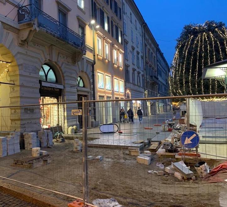 Modena, Adani: «Il cantiere di Piazza Mazzini mi blocca il negozio» 