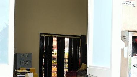 Colpo nella notte al supermercato InGrande
