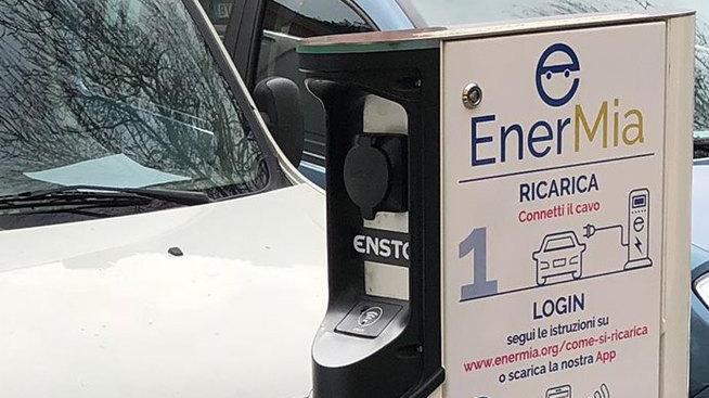 Due nuove colonnine per la ricarica delle auto elettriche