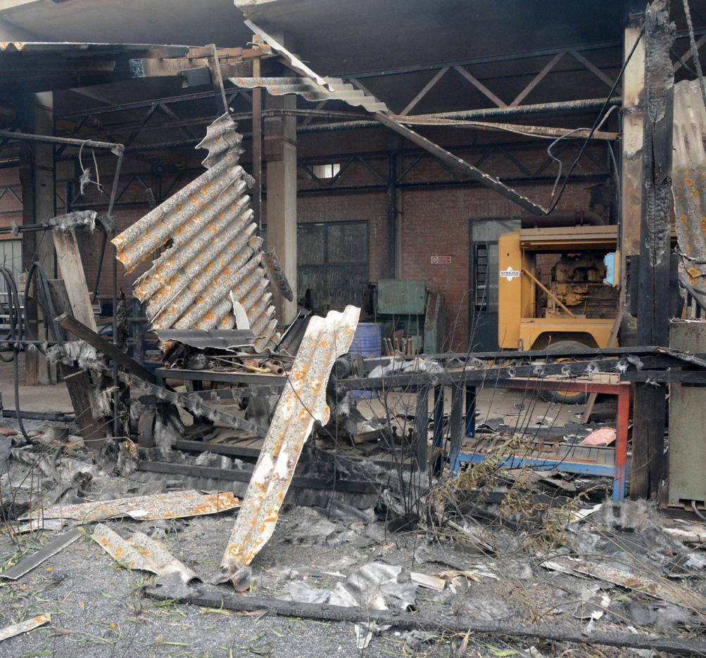 Incendio a Is Bangius, le opposte verità dei periti 