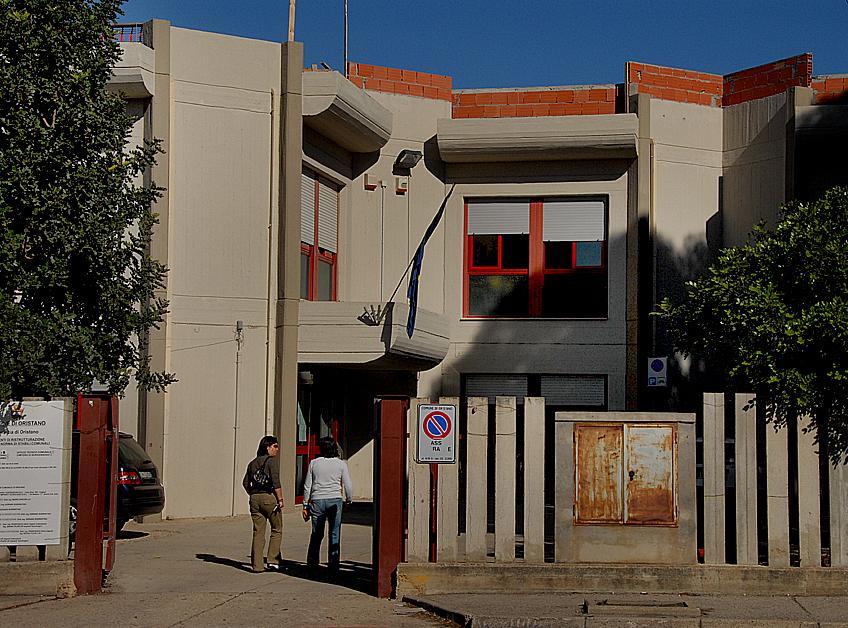 Oristano, scuole senza certificati antincendio: dirigente comunale a processo 
