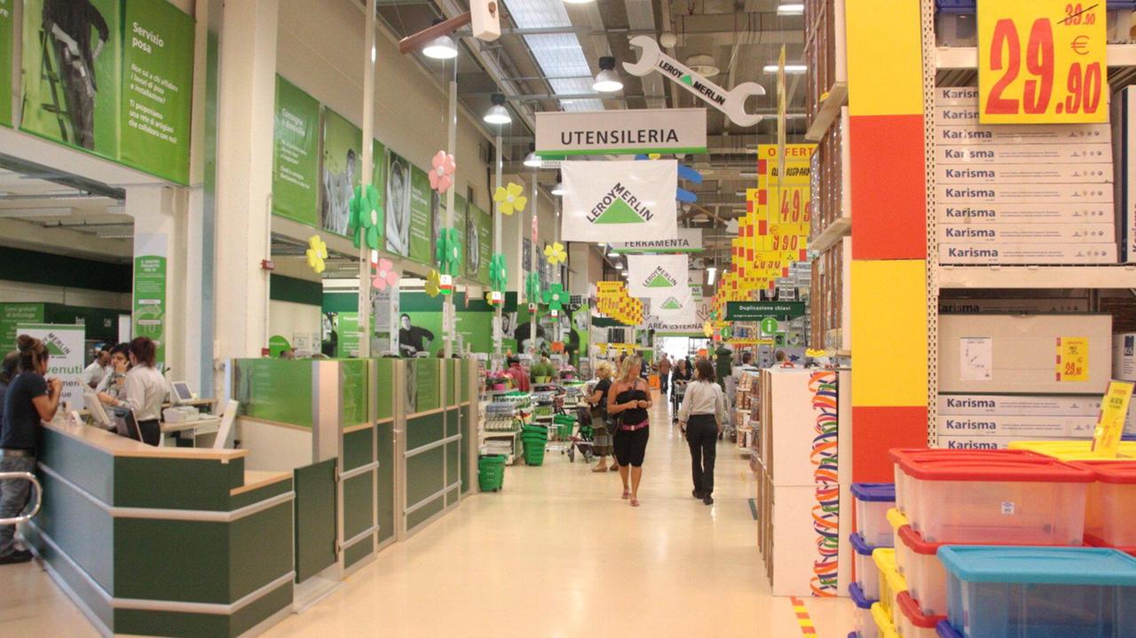 Addetti alle vendite e alla logistica per Leroy Merlin