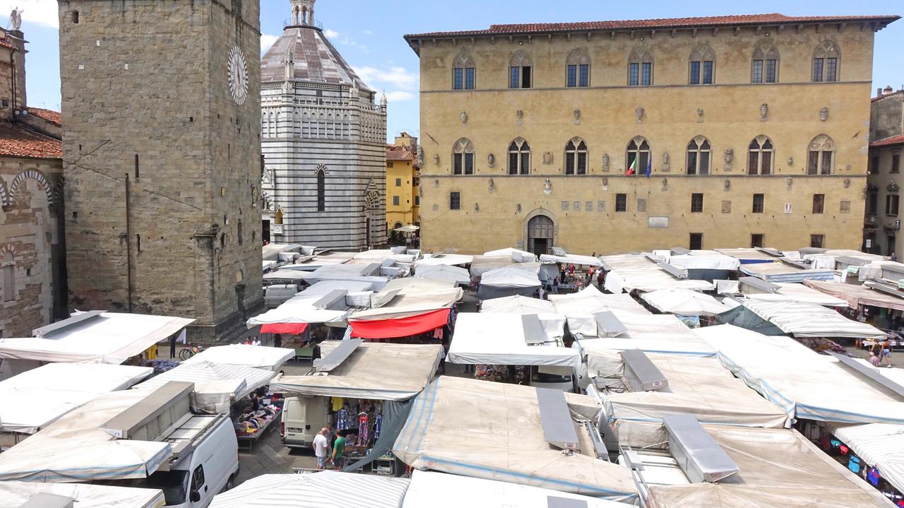 Mercato ambulante, via alla rottamazione: più bello e sicuro con meno bancarelle