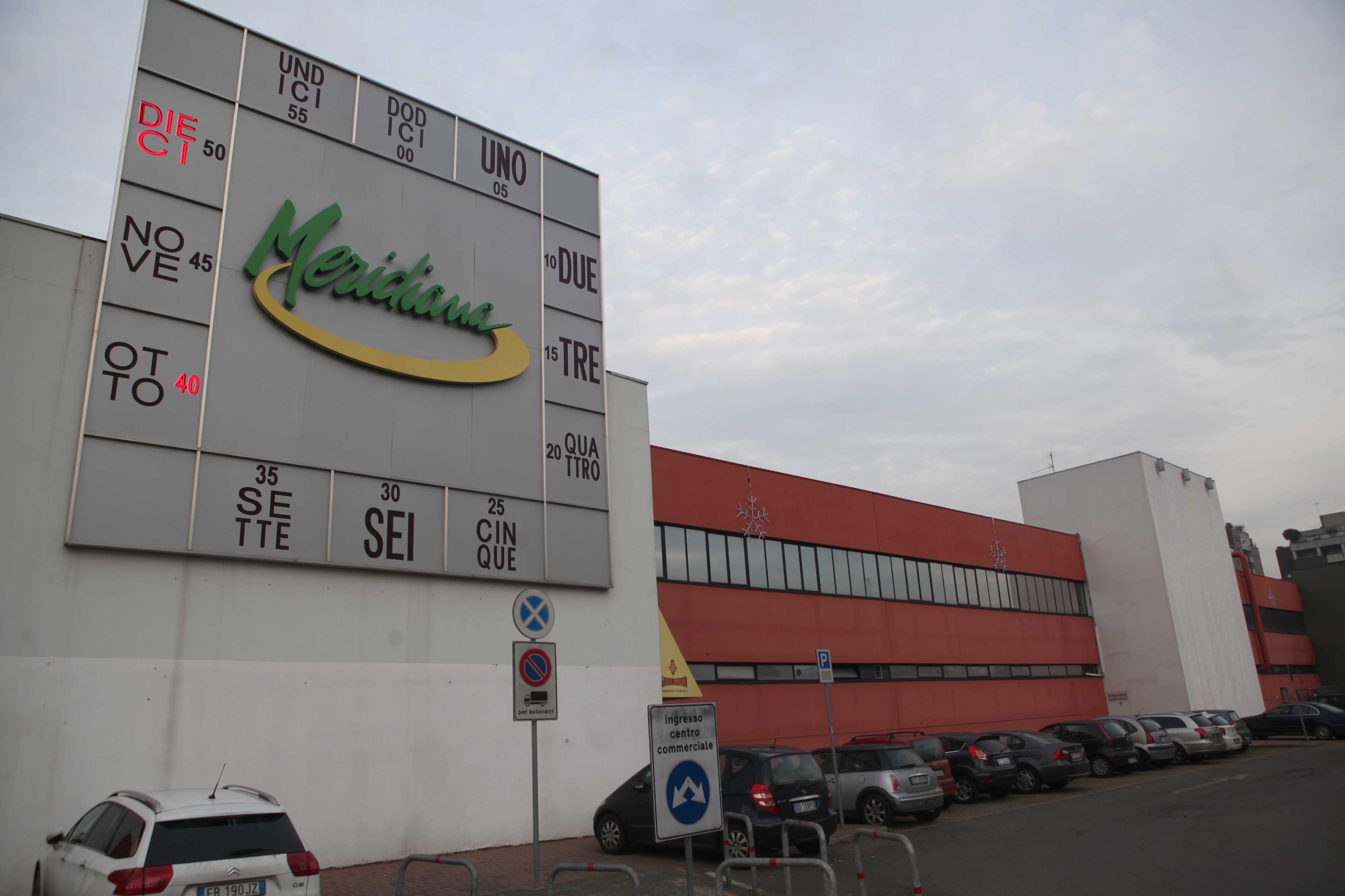 Reggio Emilia, doppio furto al Meridiana: due persone fermate da un agente della Municipale fuori servizio 