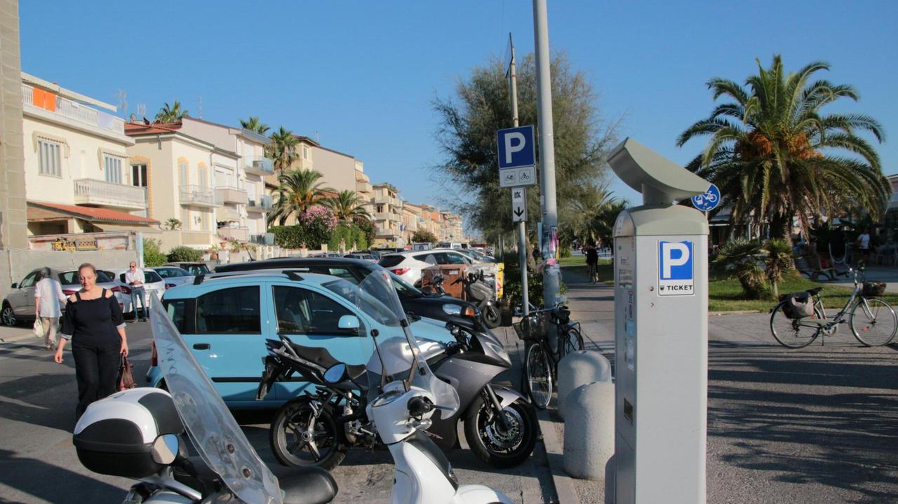 Rivoluzione a Lido per i parcheggi: nuove tariffe divise per stagioni
