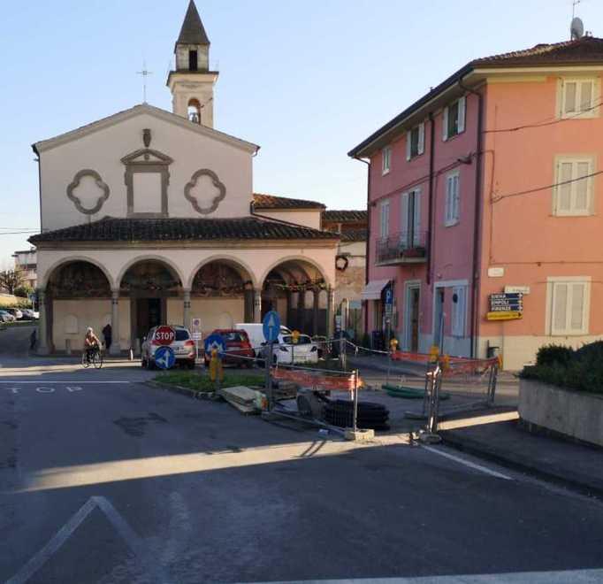 Lavori in ritardo, stop natalizio e poi altri due mesi di disagi