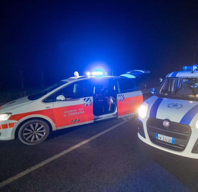 Feriti nello schianto frontale 
