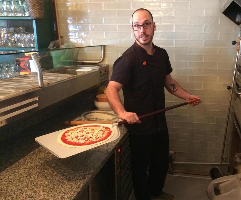  “L’angolo toscano” e il segreto di una pizza sottile e croccante 