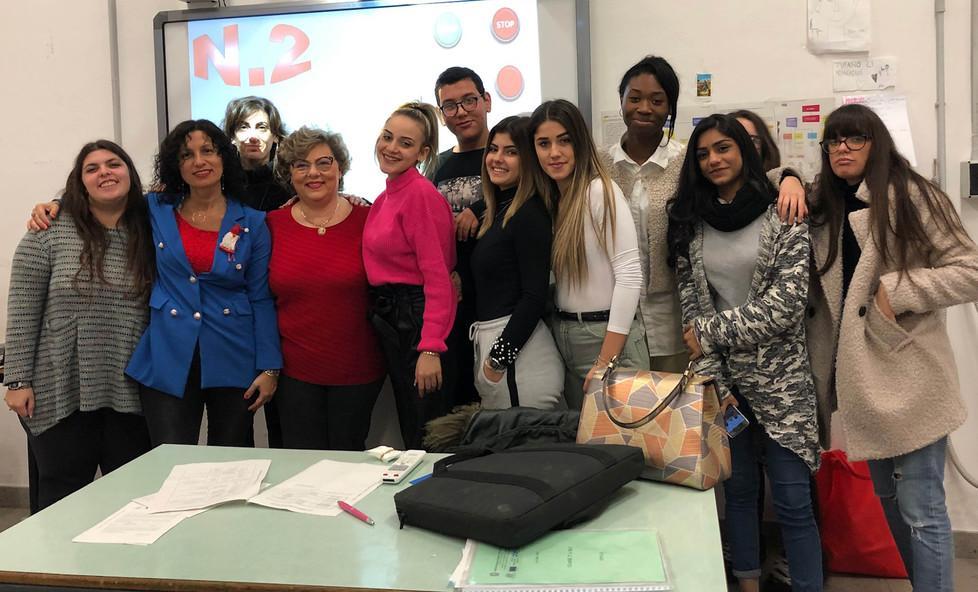 Avis spiega agli studenti regole di buona salute ed il concetto del dono