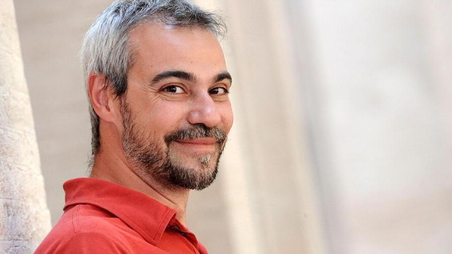 Buchi nella sabbia Il romanzo di Malvaldi intorno a “Tosca”