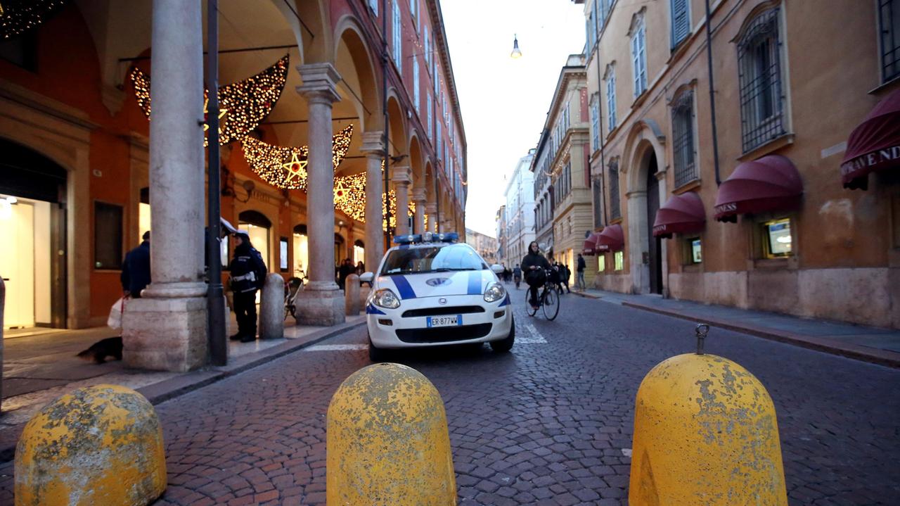 Via Emilia centro chiusa al traffico nel weekend e per le feste. Domenica sarà ecologica