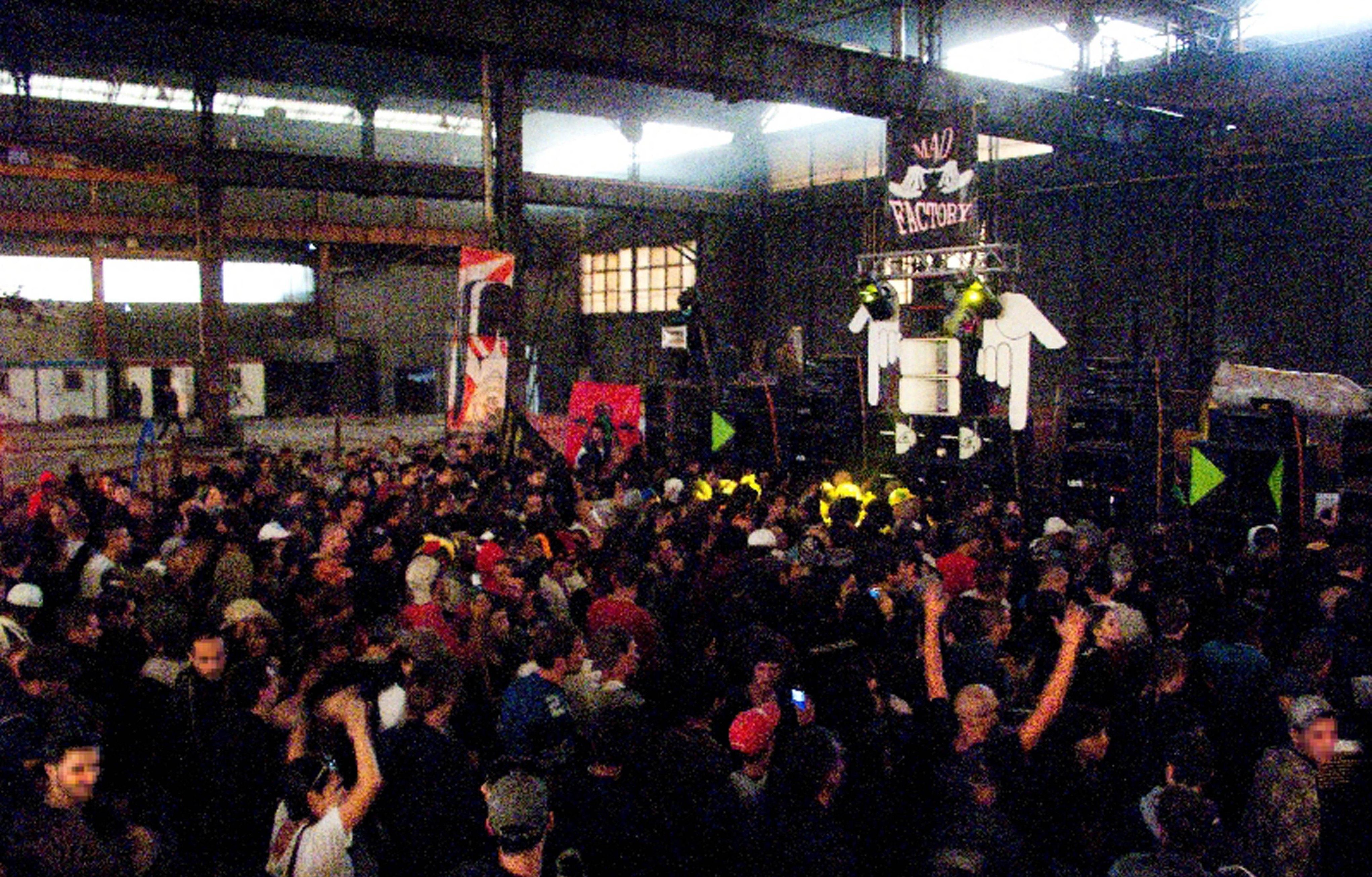Un rave party (foto d'archivio)