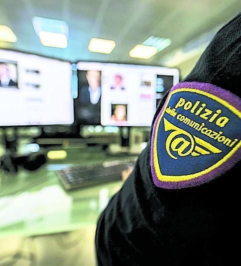 La centrale operativa della Polizia Postale e delle Comunicazioni