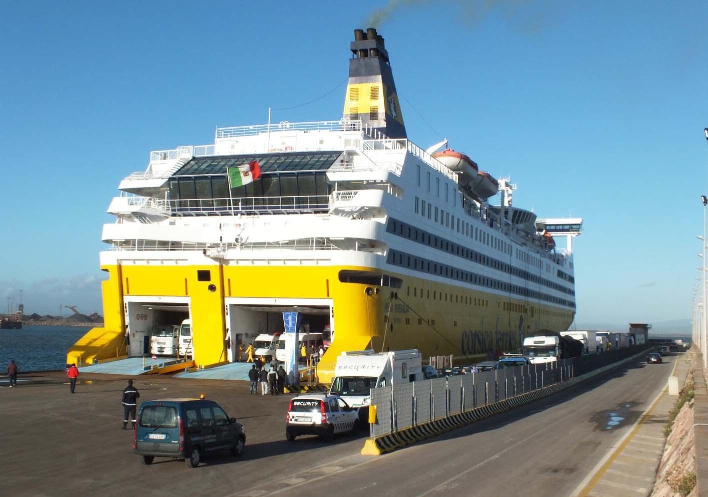 Il traghetto Mega Smeralda della Corsica Sardinia Ferries (foto d'archivio)