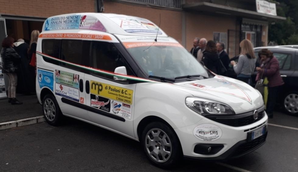 Sgm dona un Doblò per anziani e disabili 