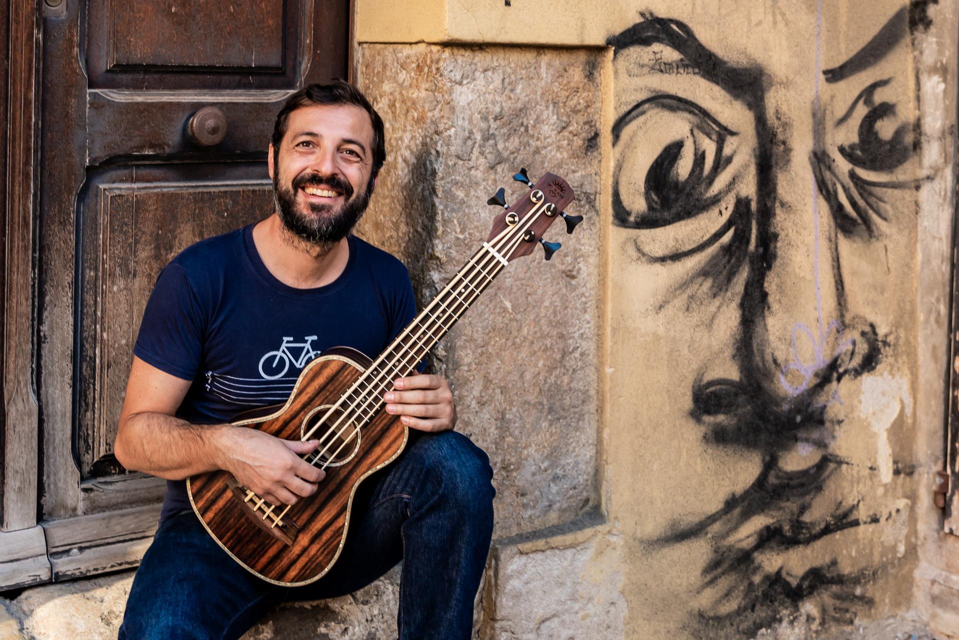 Il musicista Sebastiano Dessanay a Ozieri