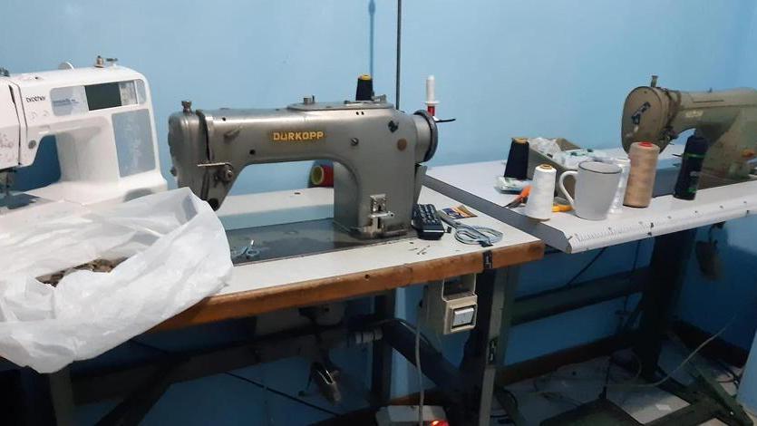 Macchine da cucire nel laboratorio del falso