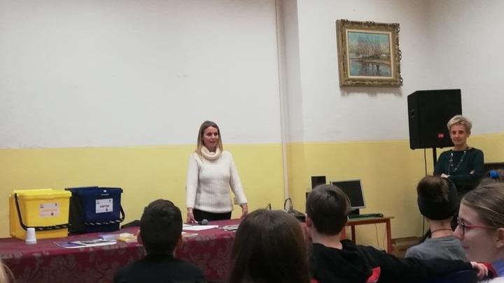 La raccolta differenziata si impara sui banchi di scuola