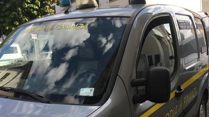 Taroccano le calze Supreme Sgominato un giro da Milano