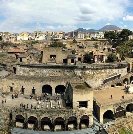 L’eruzione del Vesuvio, Plinio il Vecchio, la morte diventano un’installazione