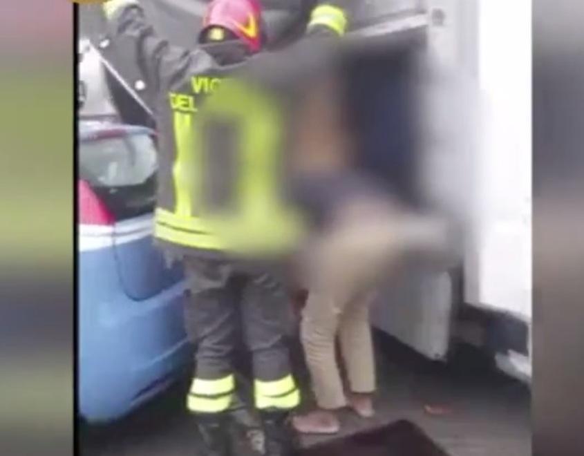 L’omicidio del cingalese in centro fa smantellare una tratta di esseri umani 