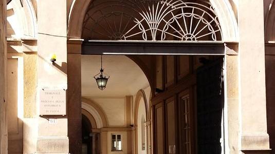 Circonvenzione d’incapace, coppia condannata a tre anni