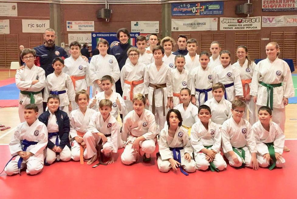 Lo Yoseikan trionfa al Trofeo di Natale di karate