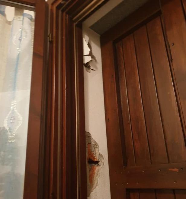 Nebbia e flessibile aiutano i malviventi a razziare una casa 
