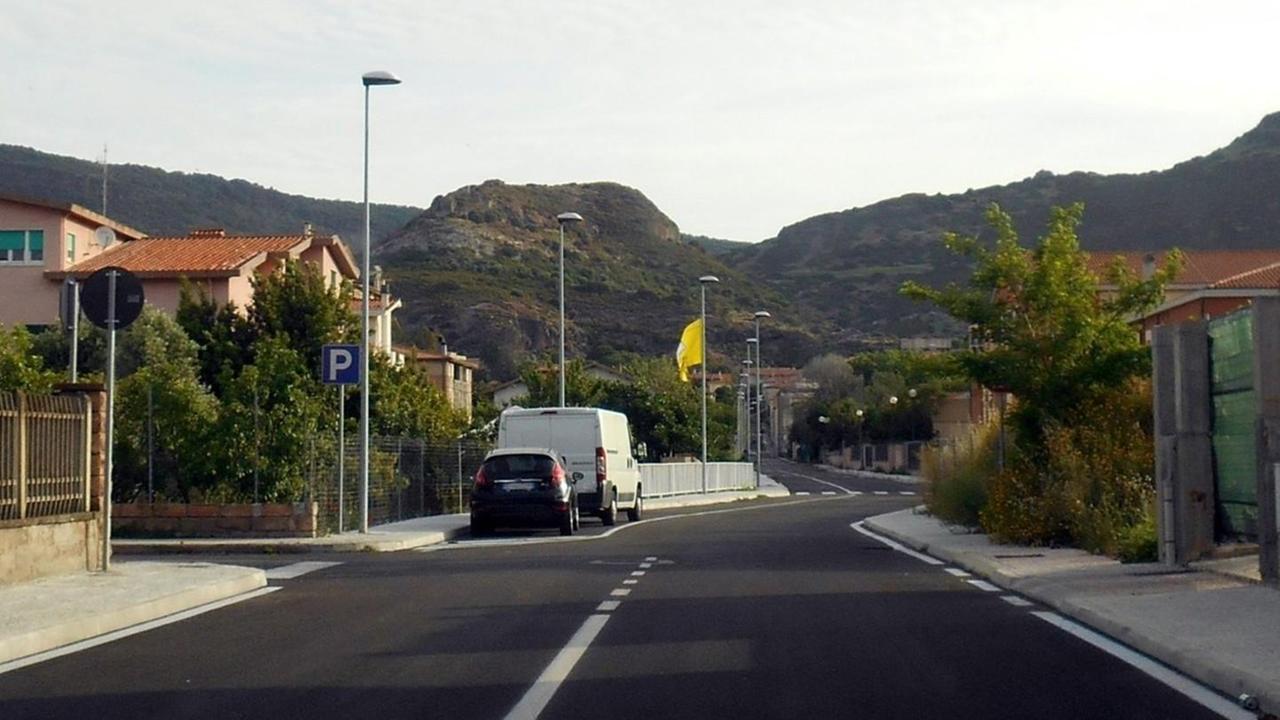 Disagi in via Pischedda e al corso per transenne e birilli in strada