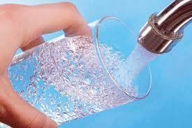 Tracce di Pfas nell’acqua: limiti e cautele 