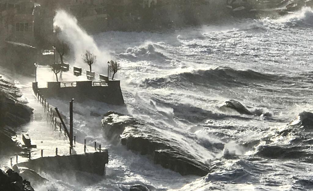 La mareggiata a Pomonte (foto Gio' Di Stefano)