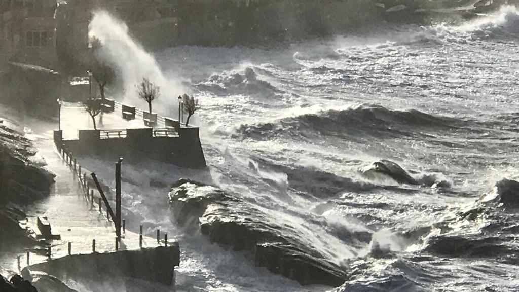 La mareggiata a Pomonte (foto Gio' Di Stefano)