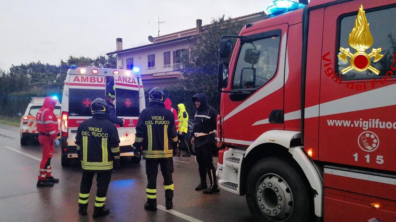 Un intervento dei vigili del fuoco su un incidente (foto d'archivio)
