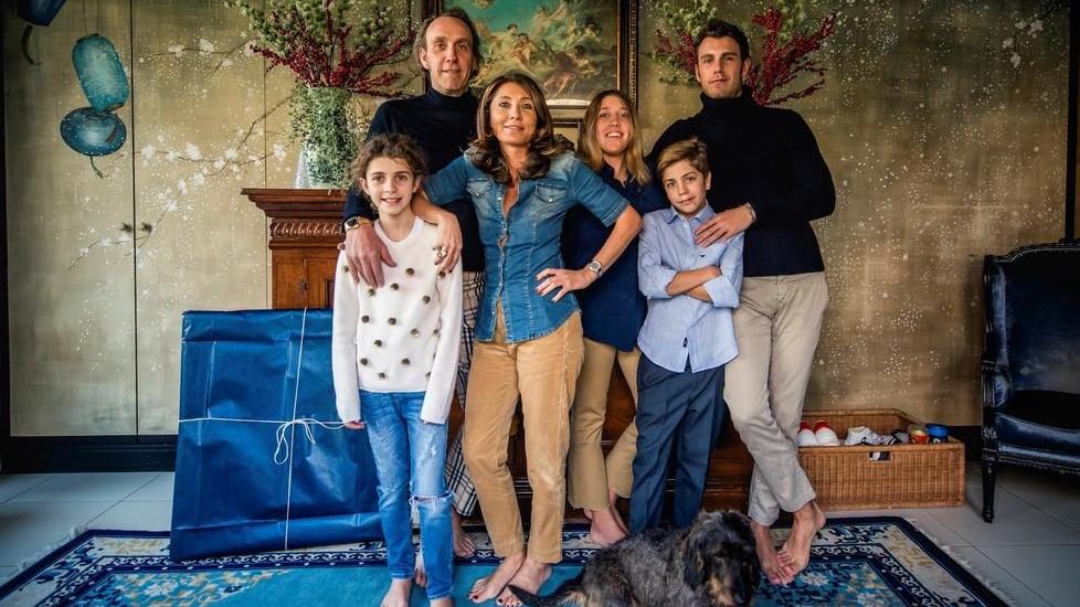 La famiglia di Fabrizio Masoni con la moglie Federica e i figli Romeo, Caterina, Giuseppe e Ludovica