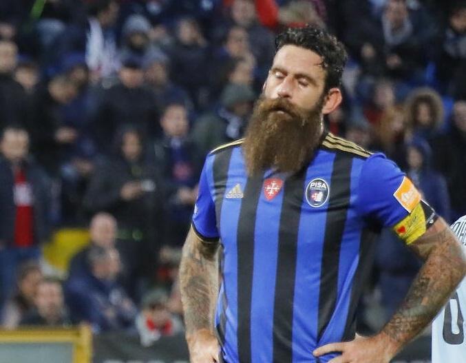 Primo tempo da incubo, la reazione non basta: Pisa ko in casa col Cosenza (1-3) 
