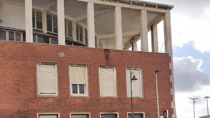 Patto con i portuali: la Svs nel Palazzone per un maxi-polo a servizio degli anziani