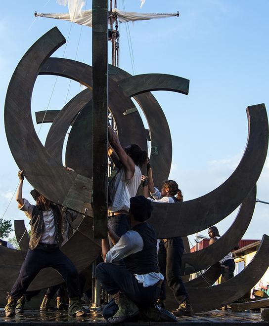 Premio Ubu a Moby Dick. Té: "Noi attori su una nave in cerca di speranza" 