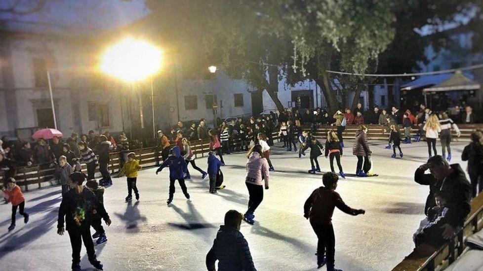 Pista sul ghiaccio, stop per vento