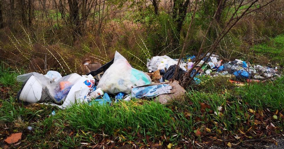 Discarica in via Maccanti 