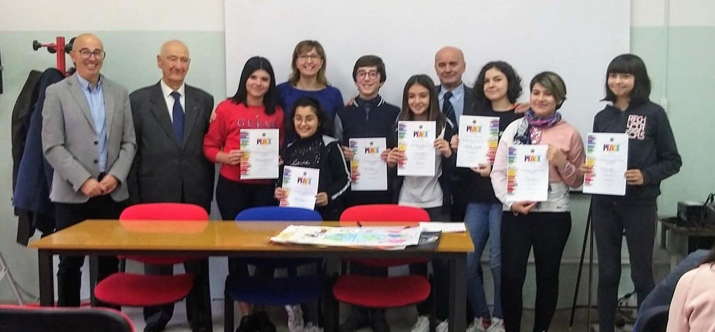 Un poster per la pace tra i popoli 