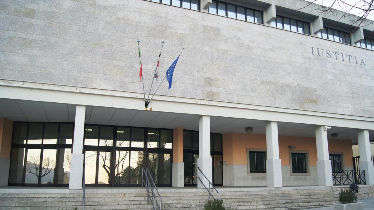 Pestati dai bodyguard dei vip le sette vittime chiedono i danni
