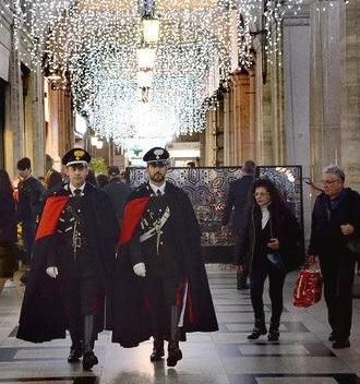 I carabinieri nella Passeggiata coperta