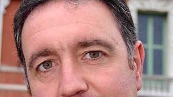«Ero a casa, ho sentito i colpi c’era la ruspa in strada»